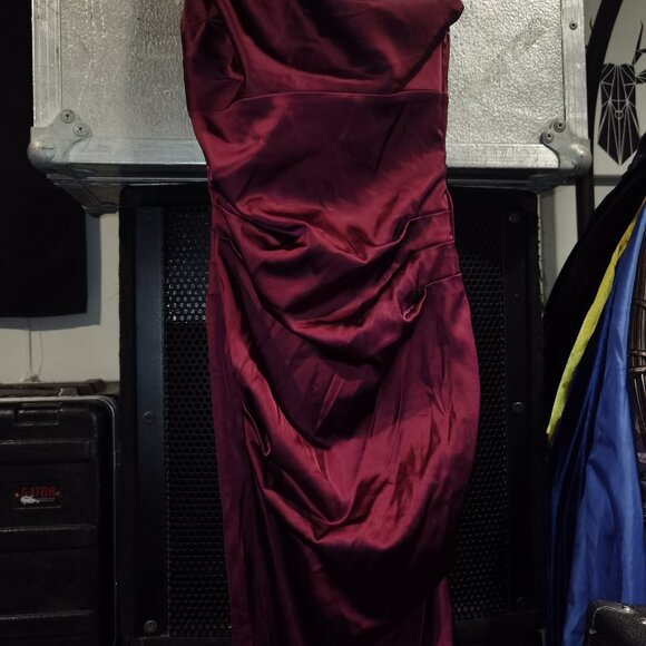 Burgandy satin one shoulder dress - Picture 1 of 4